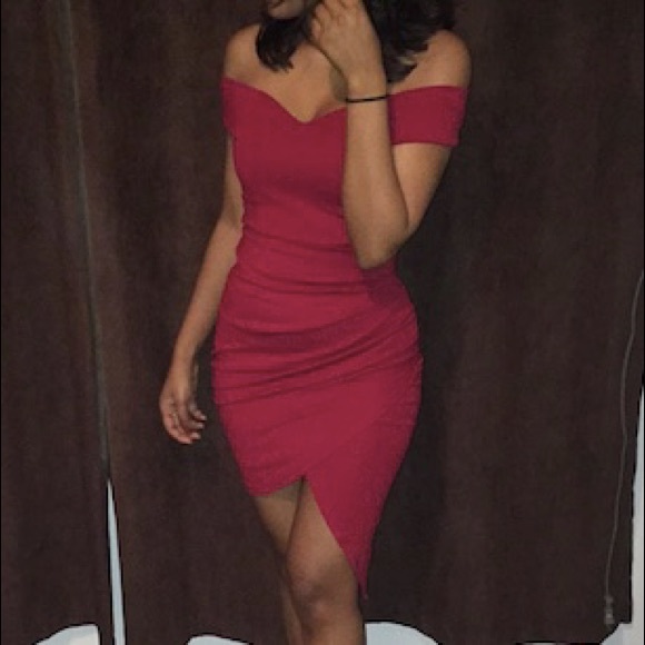 Red Dress - Picture 2 of 2